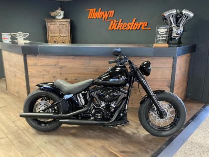 Harley-Davidson FLS Softail Custom Special Paint Black Edition Rear 200