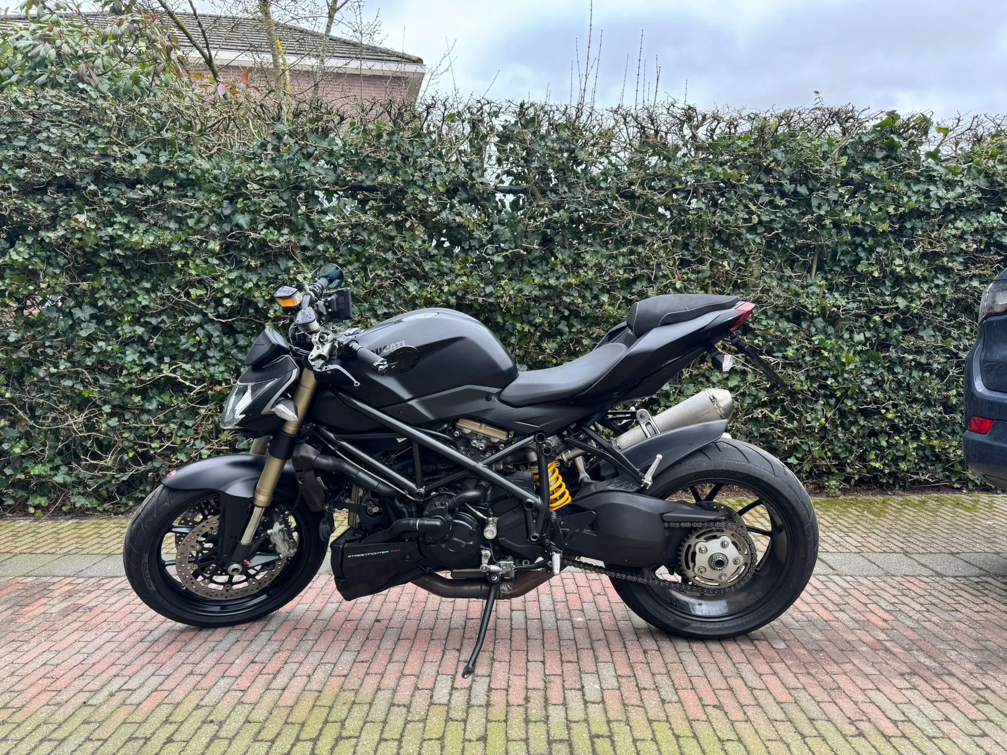 ducati-streetfighter-3570-1