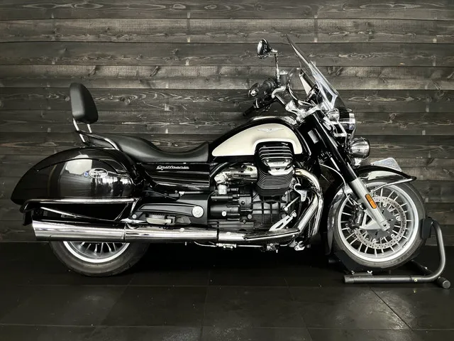 Moto Guzzi California 1400 Touring