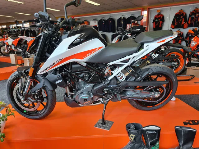ktm-390-duke-391-1