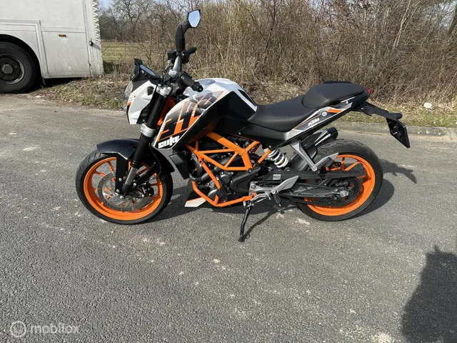 ktm-390-duke-5054-1
