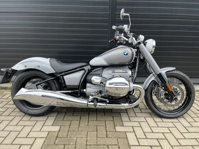 BMW R 18