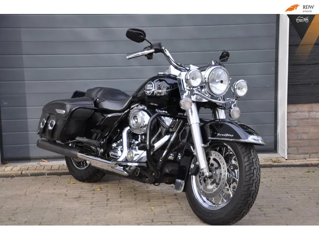 harley-davidson-road-king-classic-flhrc-7856-1