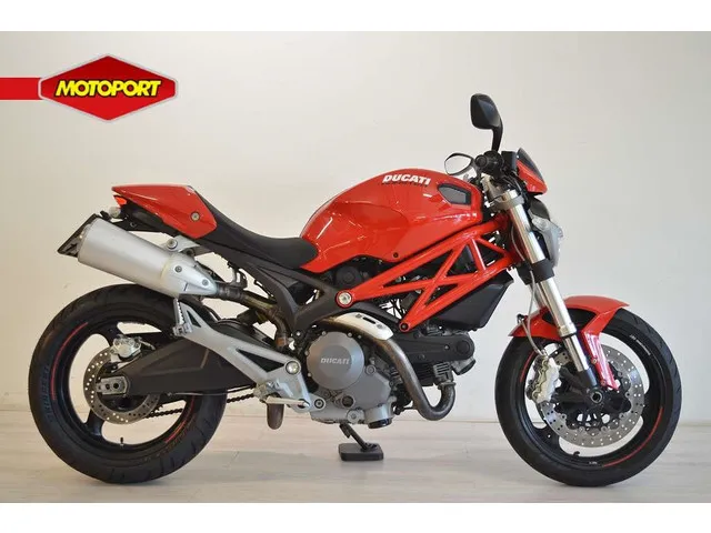 Ducati Monster 696