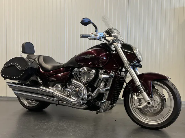 suzuki-intruder-m1800-r-8132-1