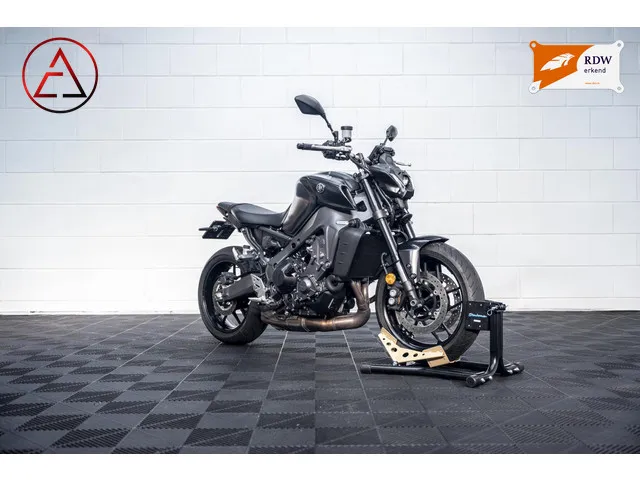 yamaha-mt-09-7951-1