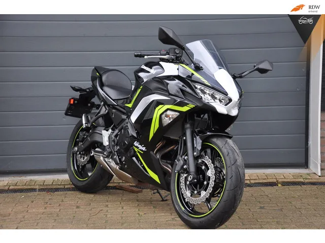 kawasaki-ninja-650-krt-edition-7942-1