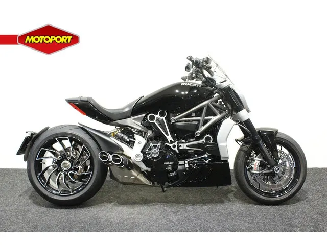 ducati-diavel-1260s-8219-1