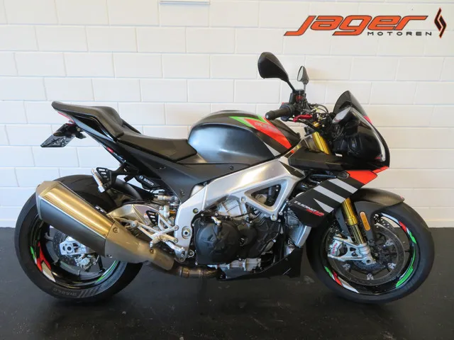 aprilia-tuono-v4-1100-factory-6687-1