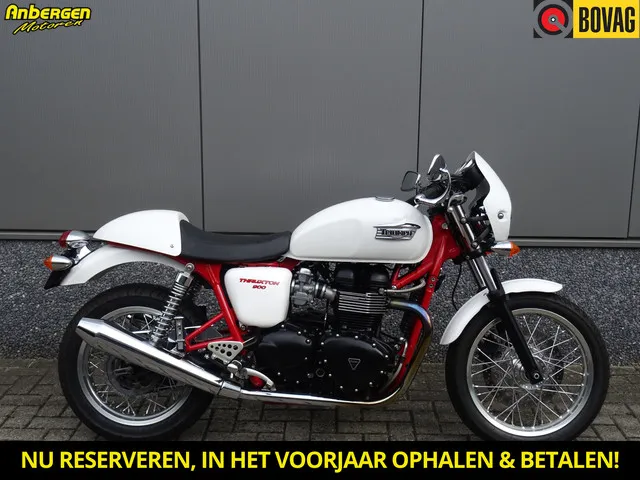 Triumph Thruxton 900