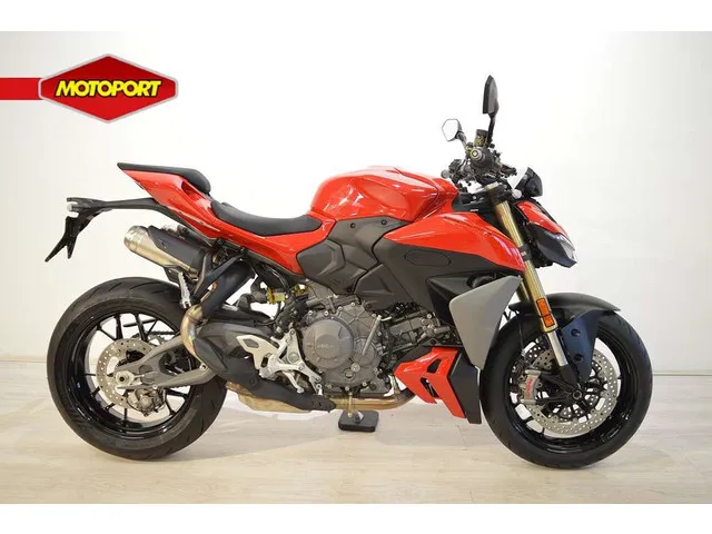 Ducati Streetfighter V2