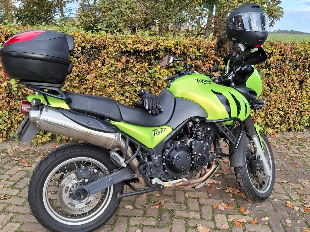 triumph-tiger-8359-1