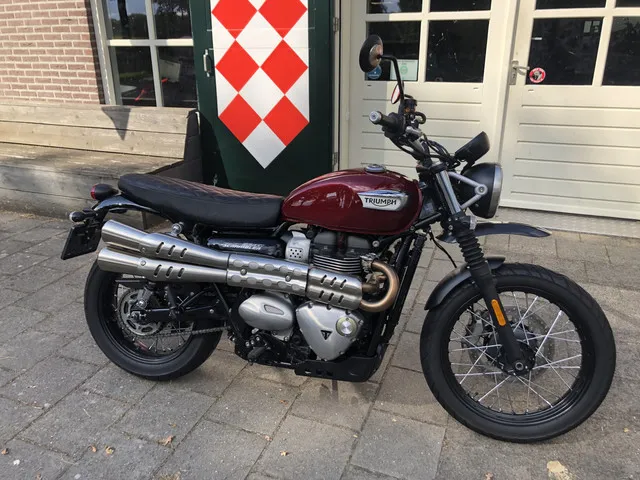 triumph-scrambler-900-6664-1