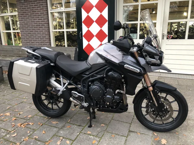 triumph-tiger-1200-xca-7598-1