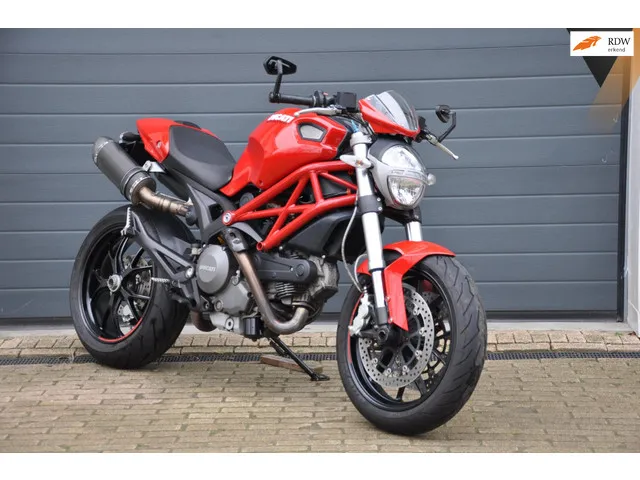 ducati-monster-796-8520-1