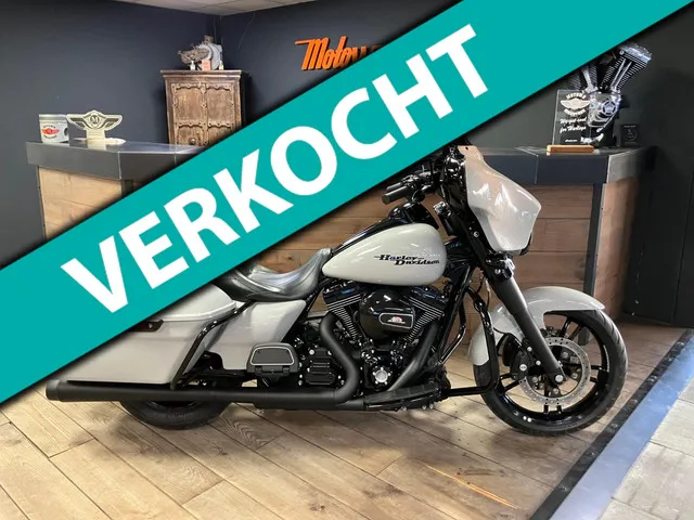 Harley-Davidson Street Glide FLHXS