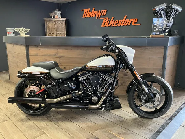 harley-davidson-cvo-pro-street-breakout-fxse-5946-1