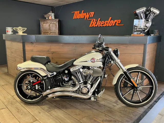 Harley-Davidson Breakout FXSB