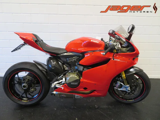 ducati-1199-panigale-s-8505-1