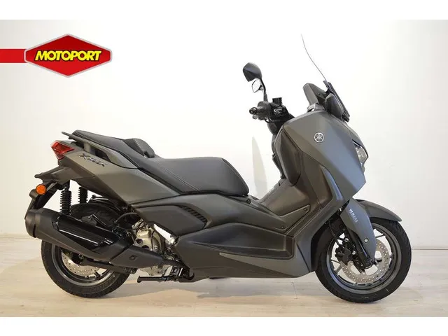 yamaha-x-max-300-tech-max-8624-1