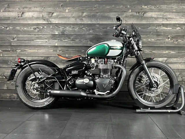 triumph-bonneville-bobber-8533-1