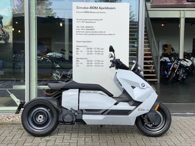 BMW CE 04
