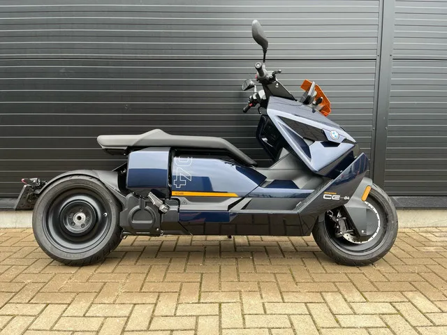 BMW CE 04