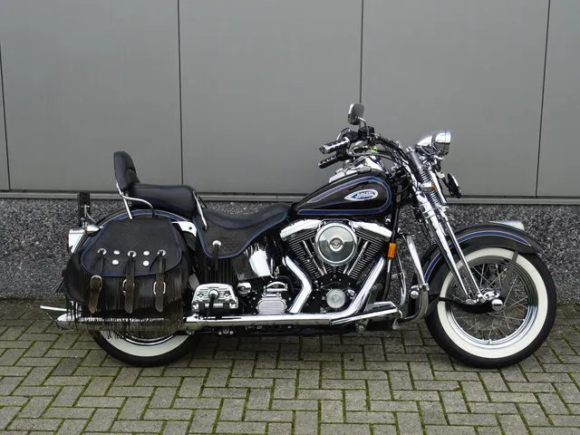 Harley-Davidson Heritage Springer FLSTS