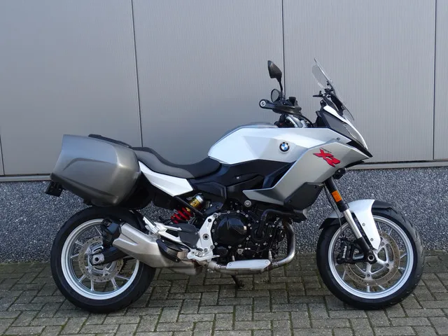 BMW F 900 XR