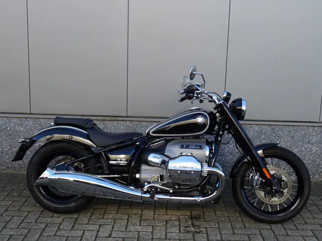 BMW R 18