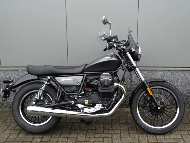 Moto Guzzi V9 Roamer
