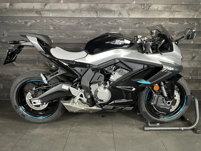 CFMOTO 675SR-R