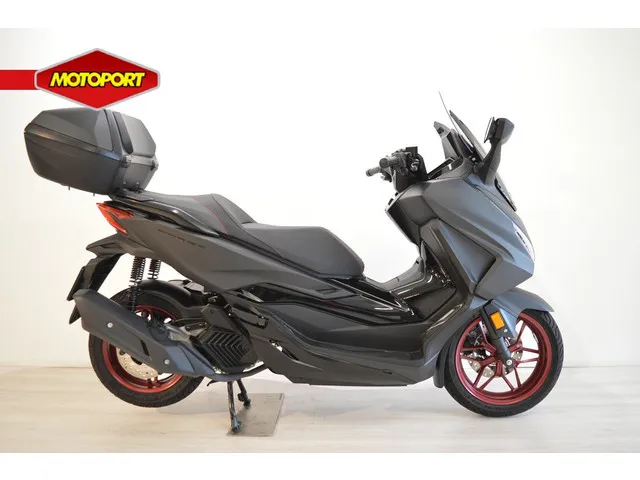 Honda NSS 125 Forza